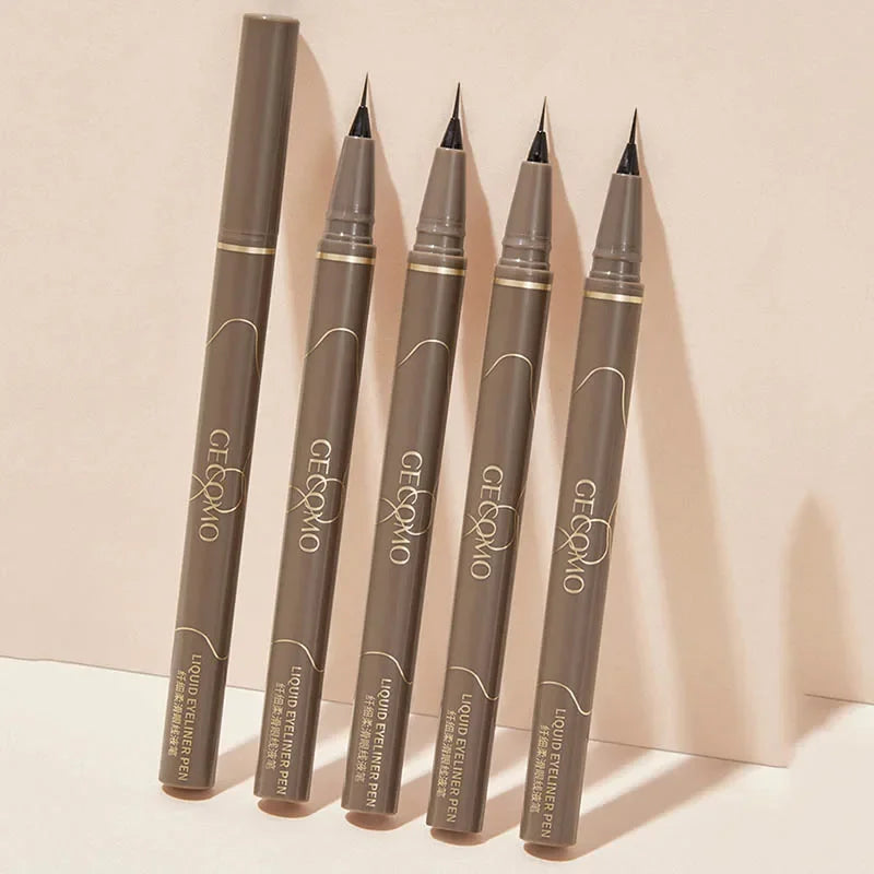 Precision Silk Eyeliner Pen Black